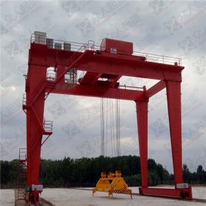 龍輝起重機械集裝箱門式起重機